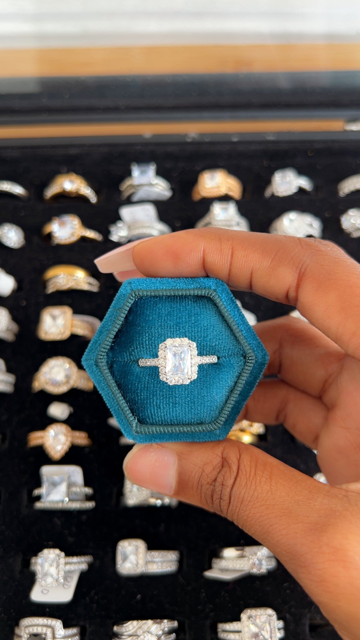Women’s Engagement Ring (RR030)