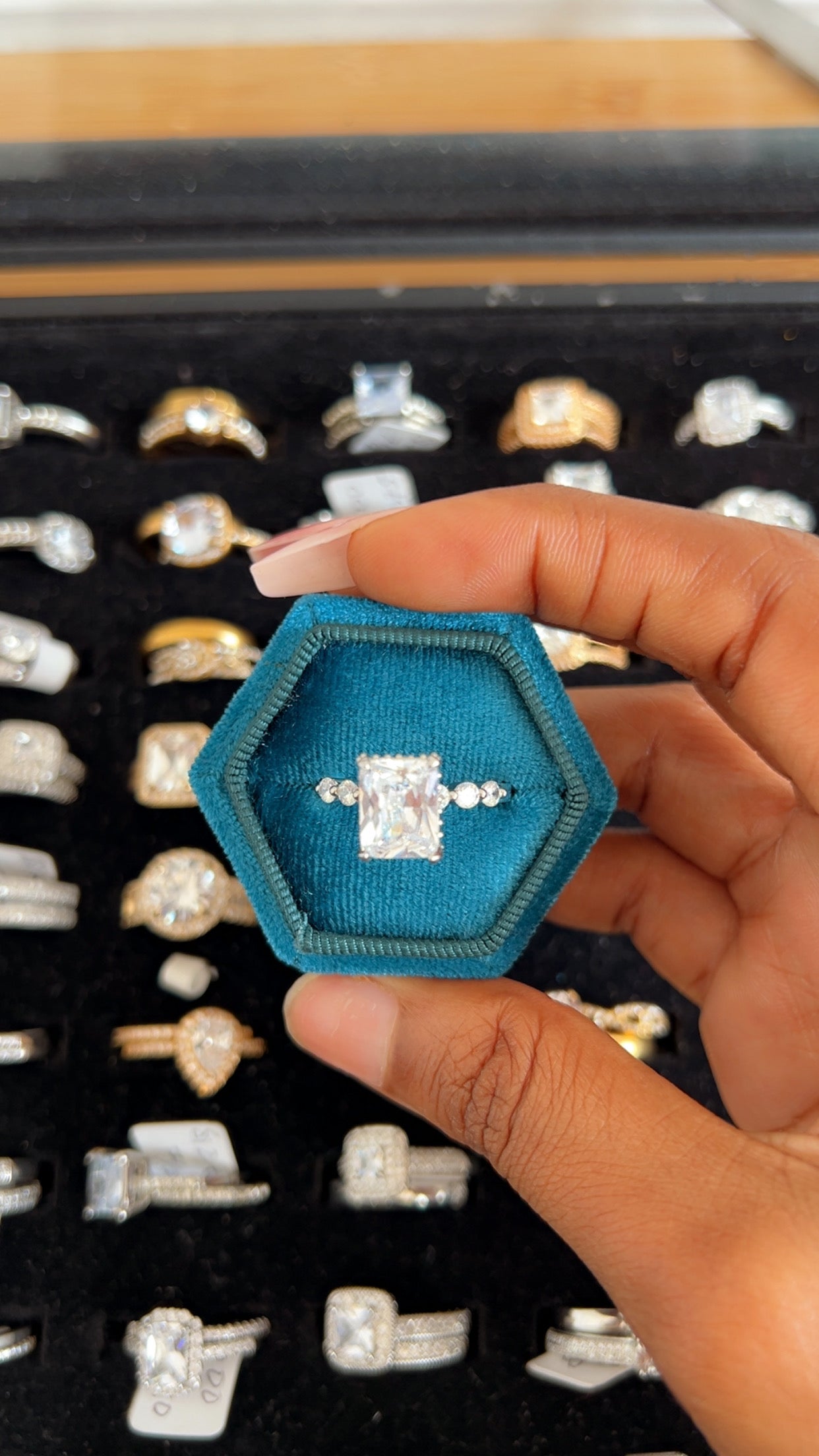Women’s Engagement Ring (RR129)
