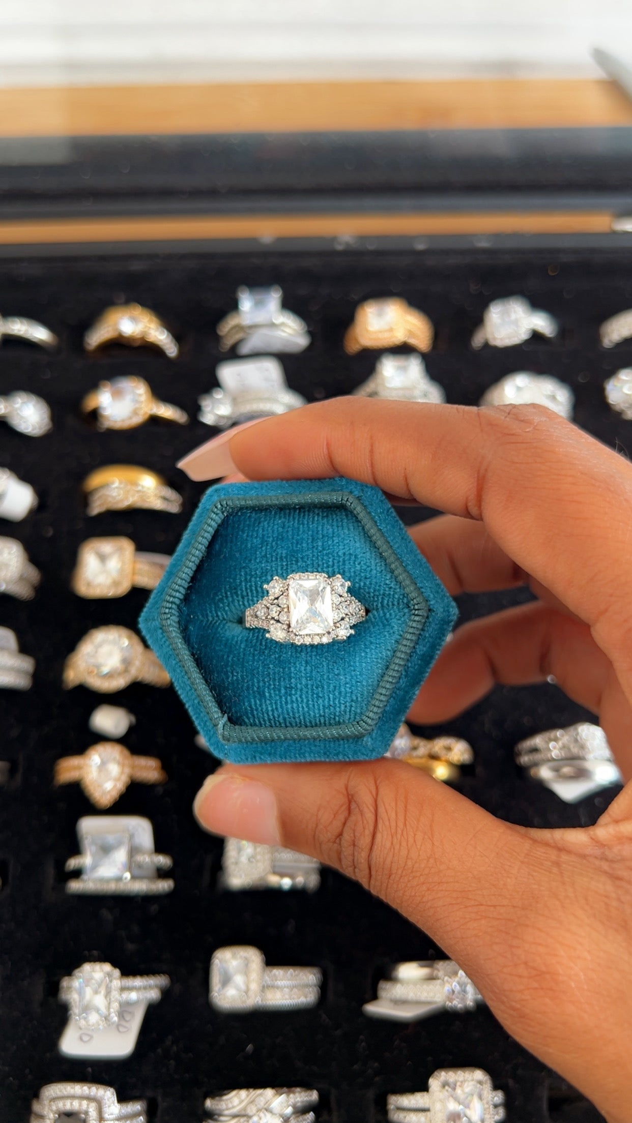 Women’s Engagement Ring (RR023)