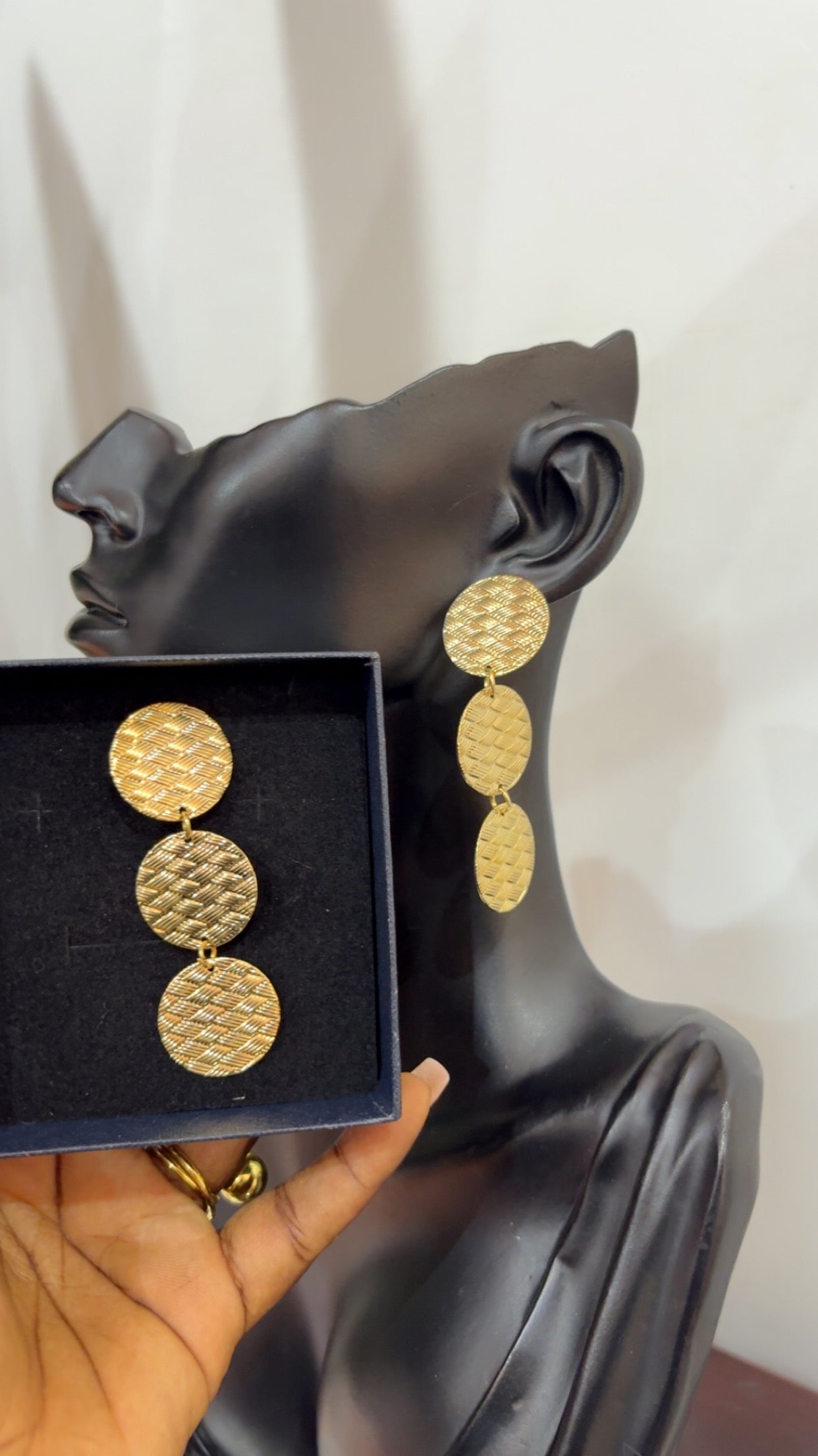 Earrings (RBE145)