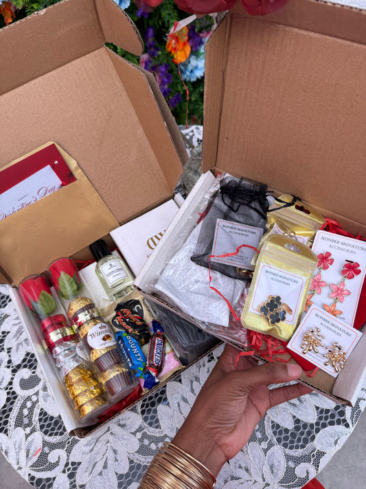 AURA FEMALE JEWELRY GIFT BOX