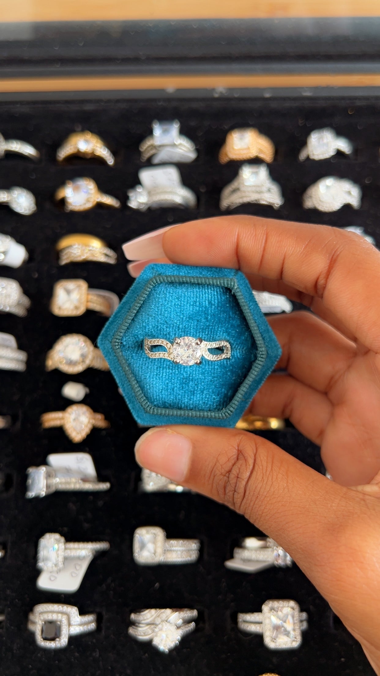 Women’s Engagement Ring (RR104)