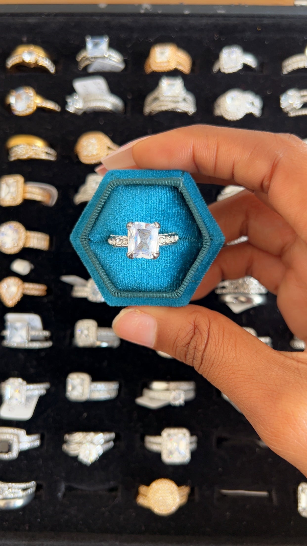 Women’s Engagement Ring (RR084)