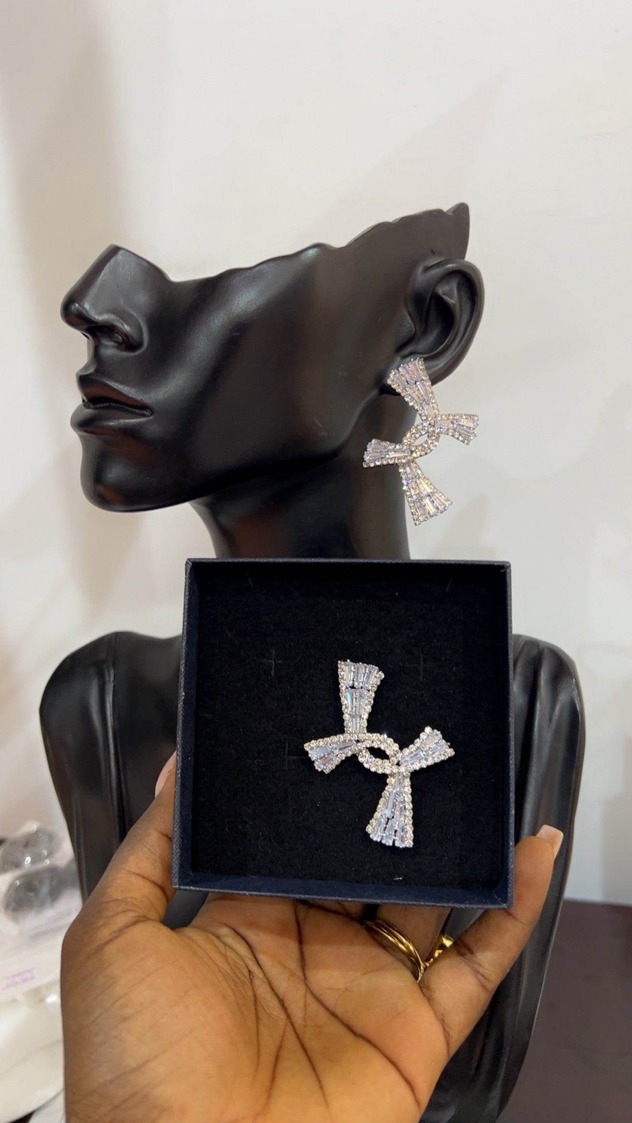 Earrings (RBE009)