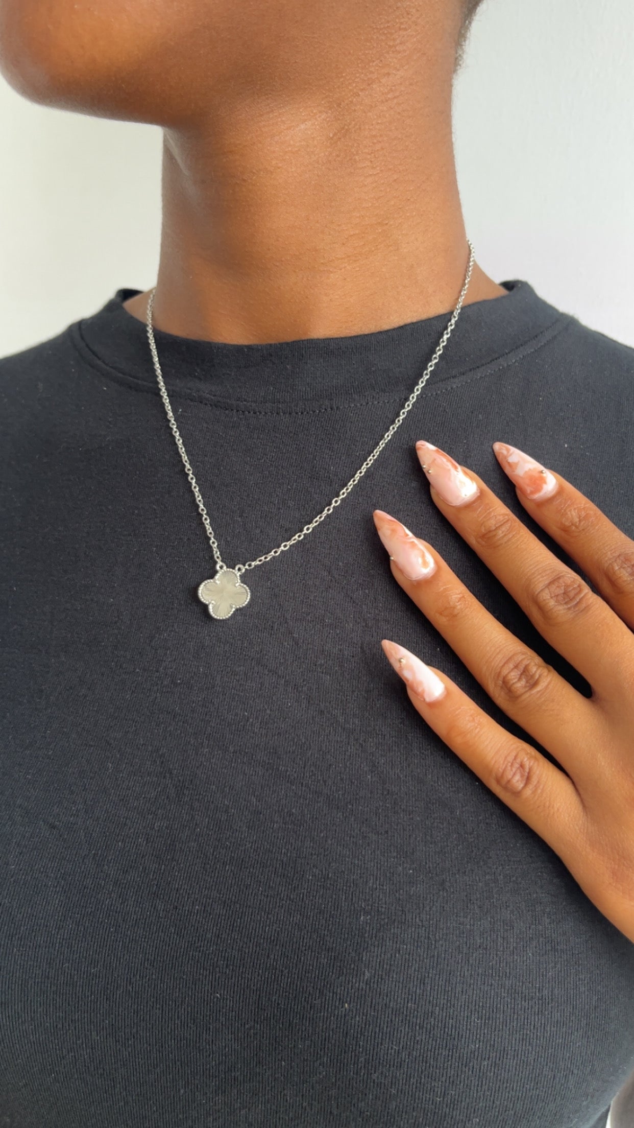 Clover Necklace (Vca001)