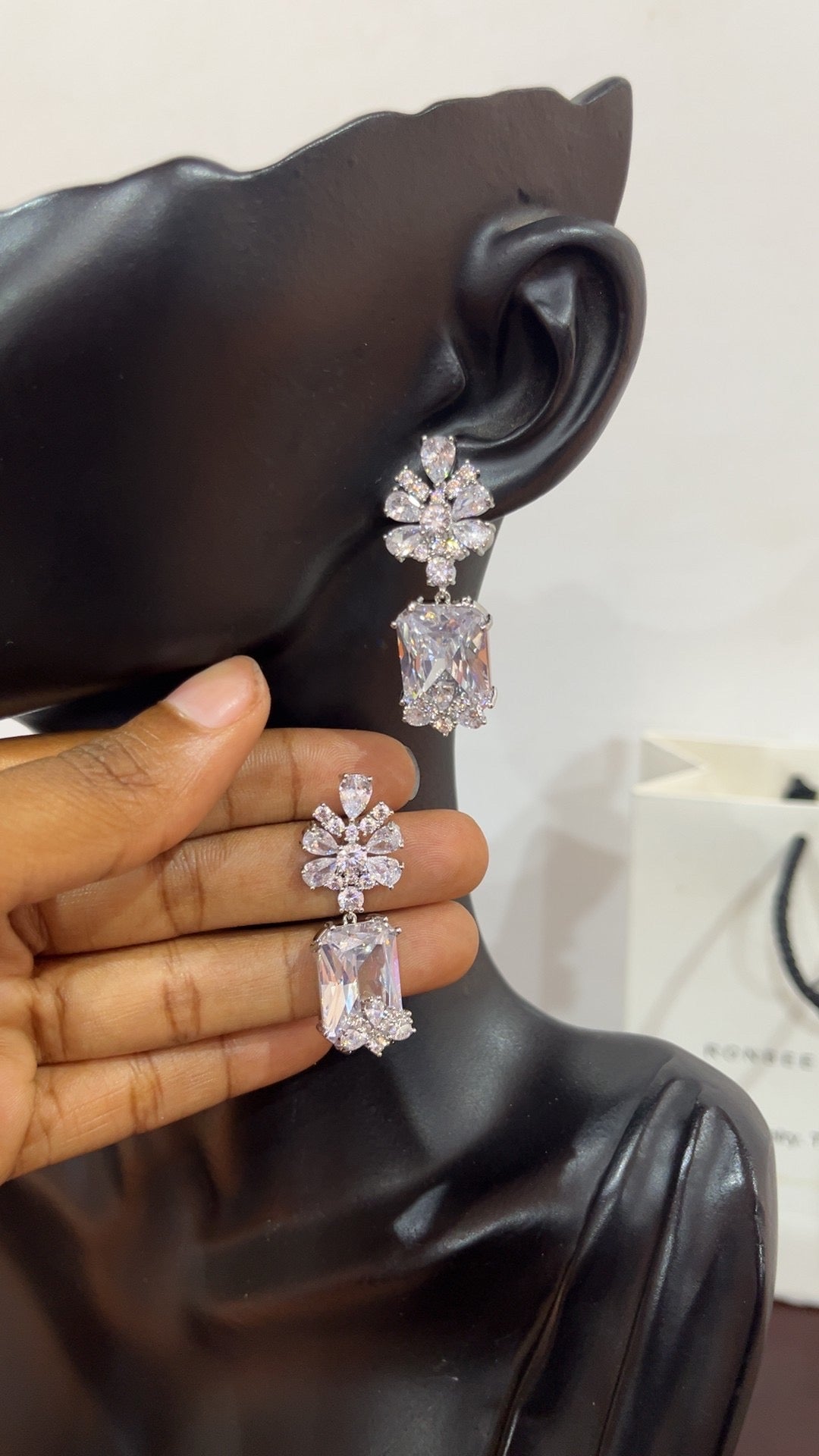 Statement earring (RBS1212)