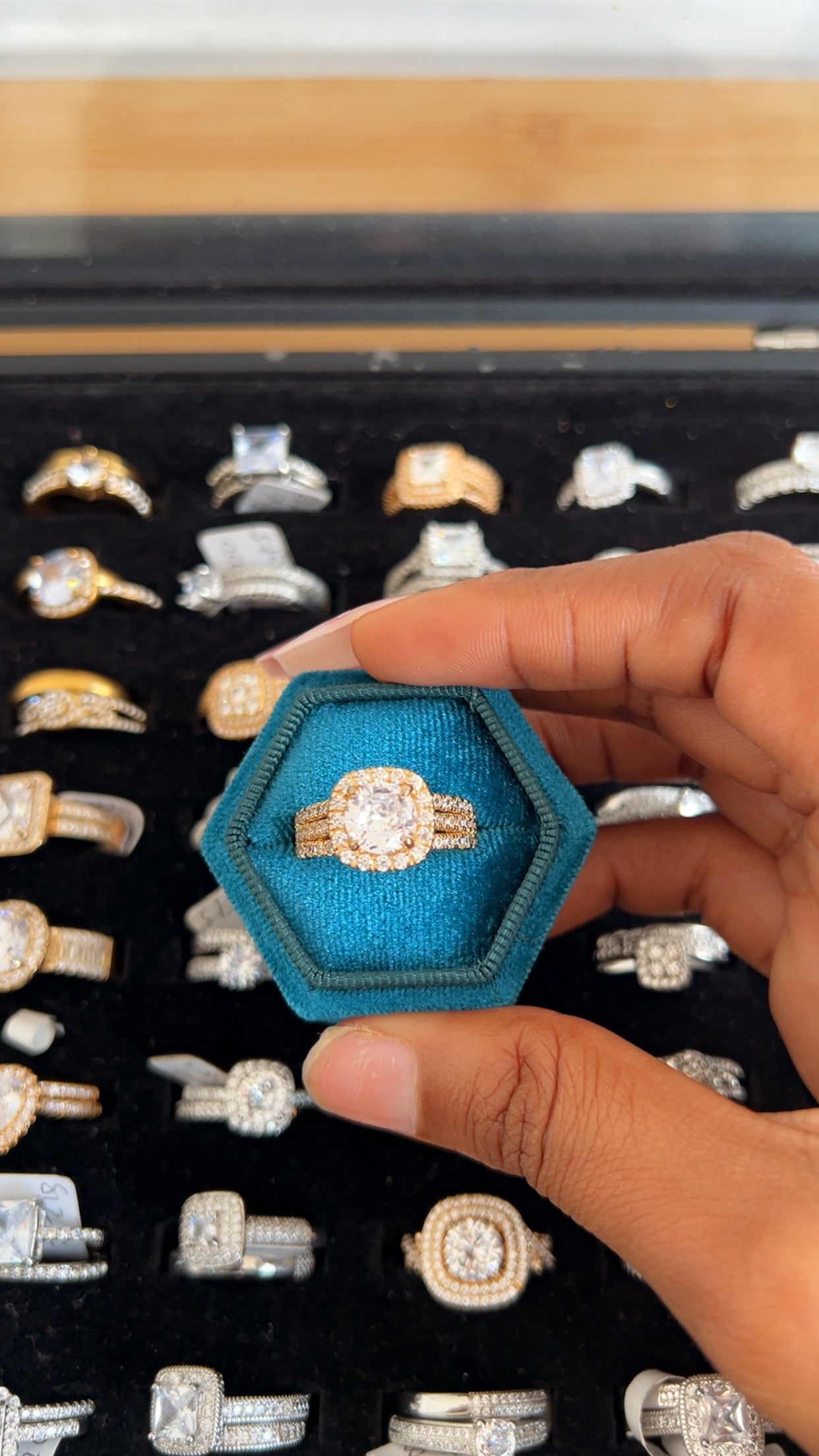 Women’s Engagement Ring (RR073)