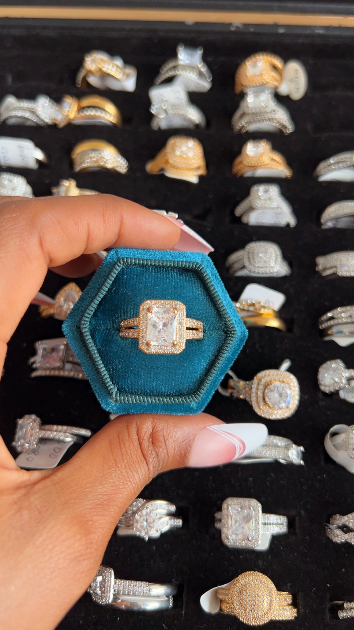 Women’s Engagement Ring (RR072)