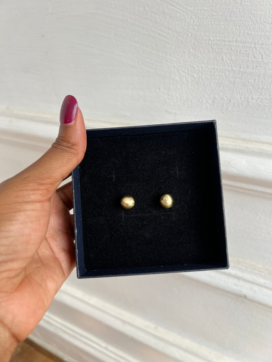 Stud earrings (Rbs088)