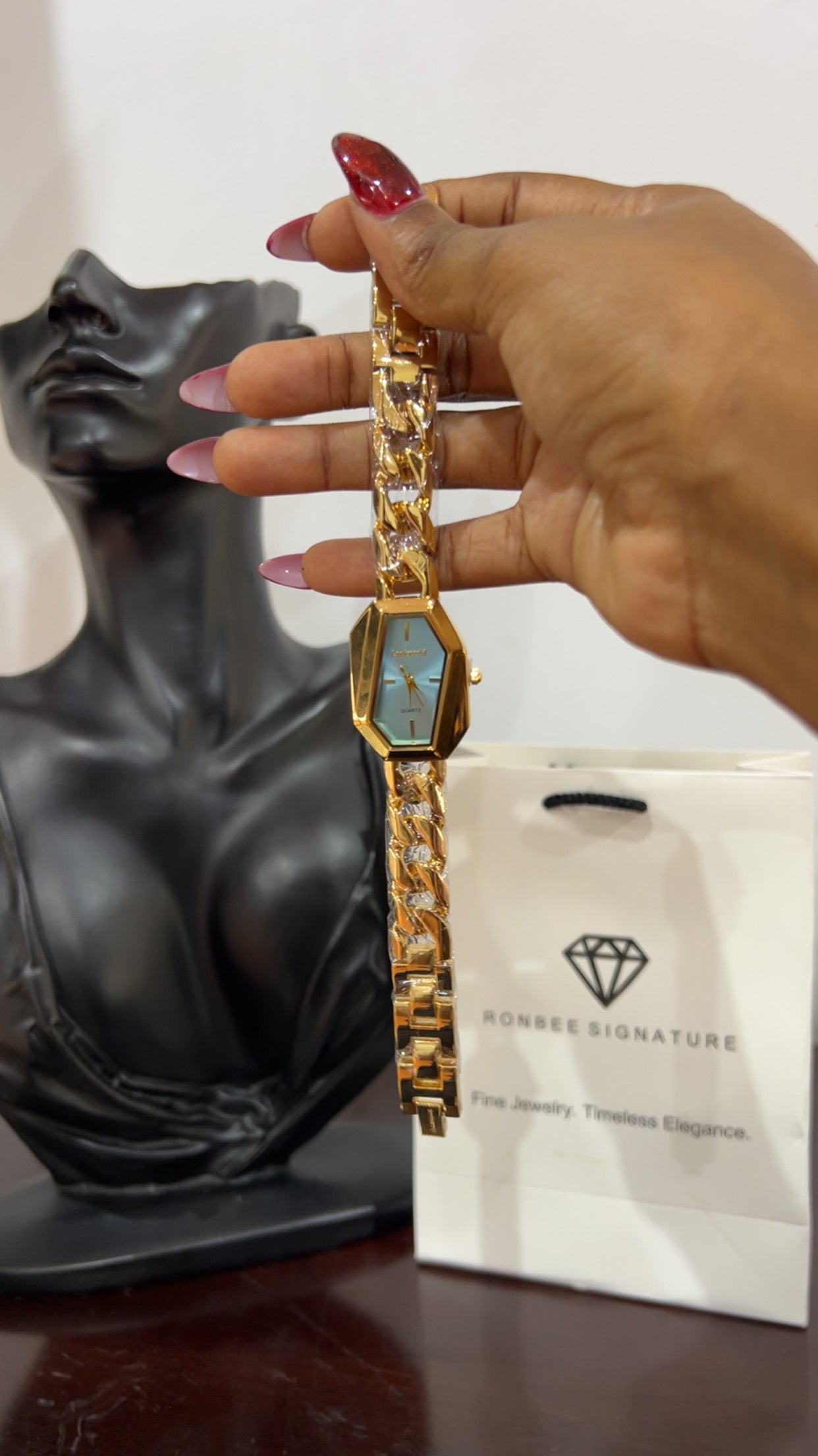Montare vintage wrist watch