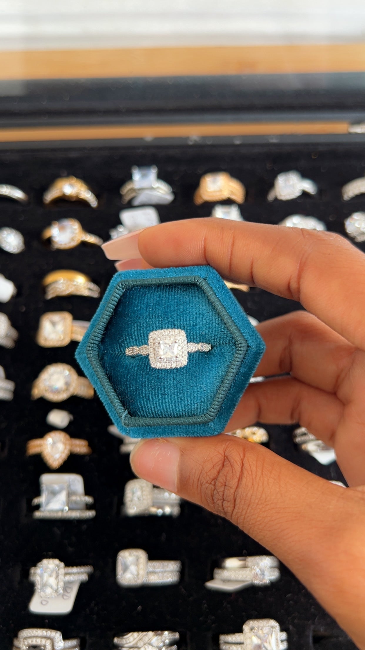 Women’s Engagement Ring (RR026)