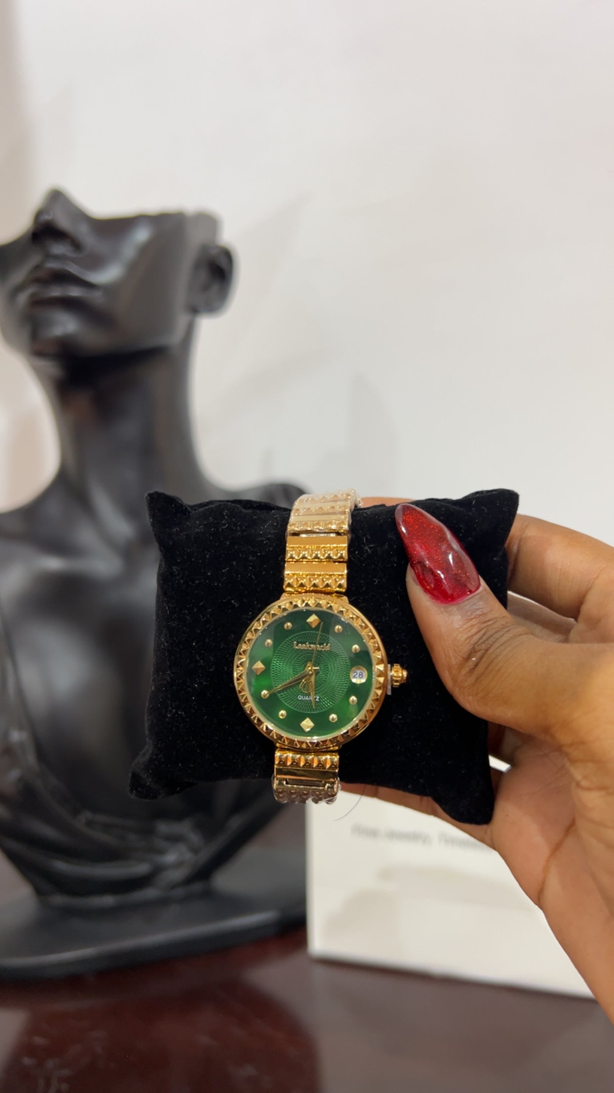 Gold crest vintage wristwatch