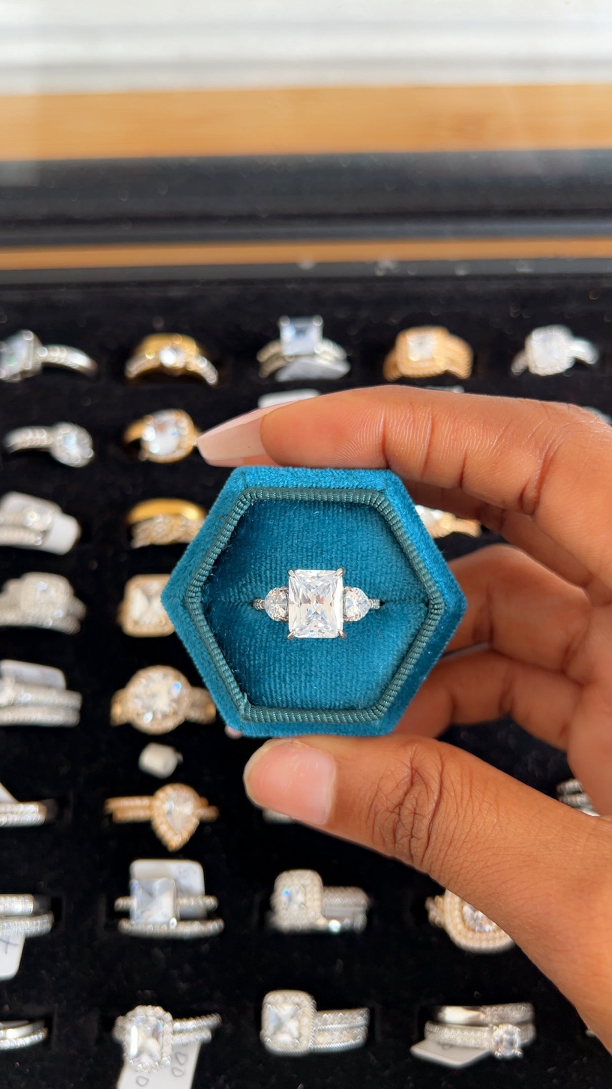 Women’s Engagement Ring (RR004)