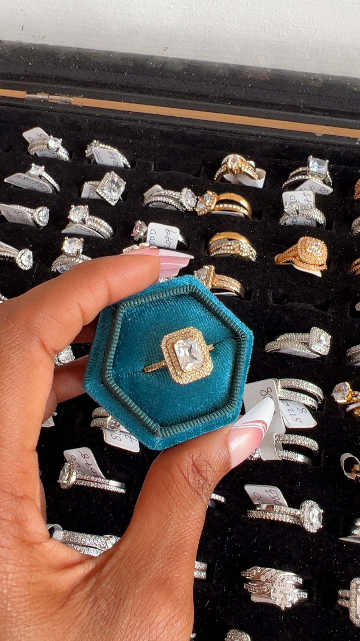 Women’s Engagement Ring (RR069)