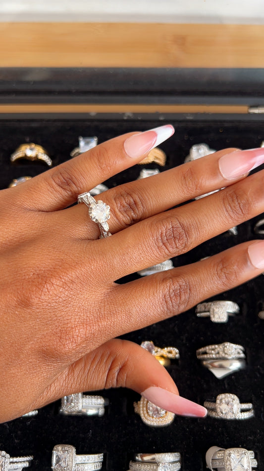 Women’s Engagement Ring (RR085)