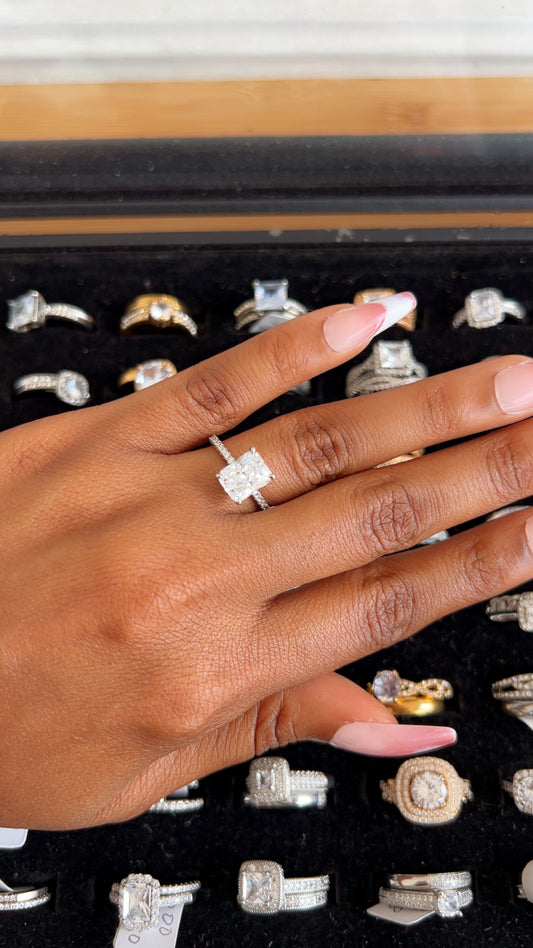 Women’s Engagement Ring (RR003)