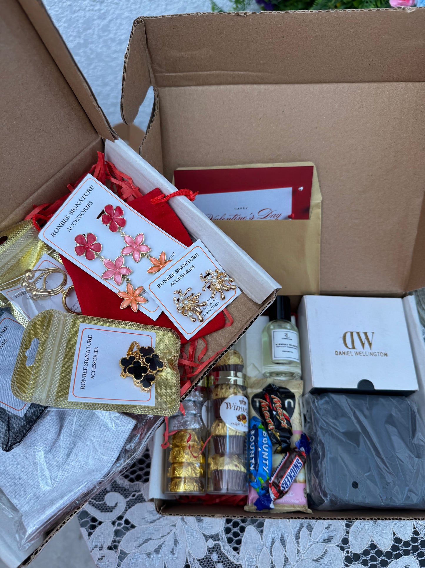 AURA FEMALE JEWELRY GIFT BOX