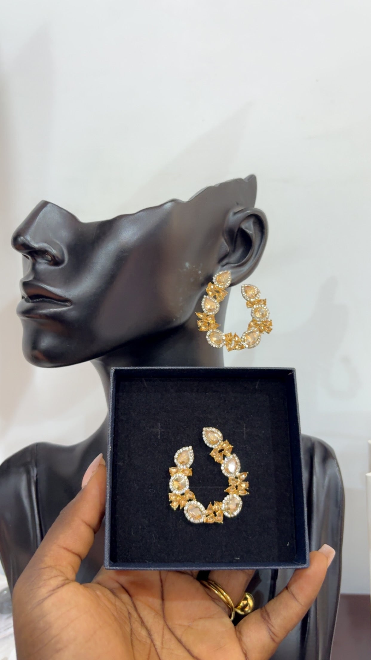 Earrings (RBE002)