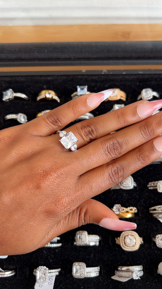 Women’s Engagement Ring (RR004)