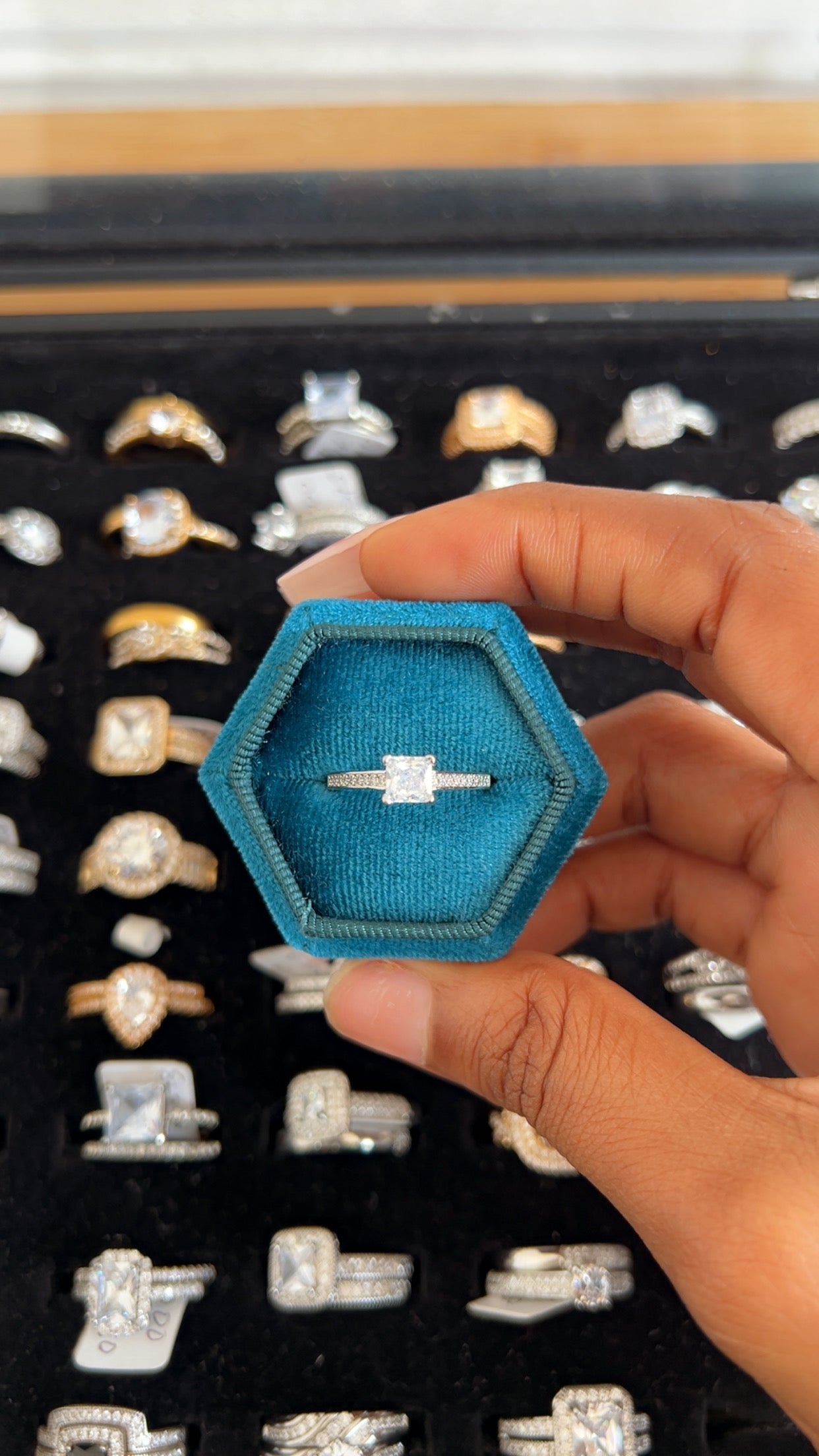 Women’s Engagement Ring (RR010