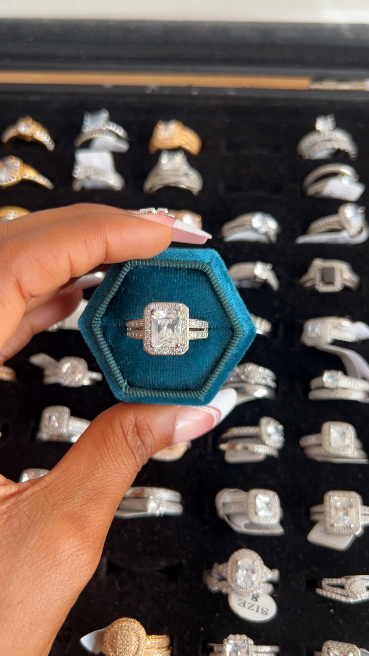 Women’s Engagement Ring (RR052)
