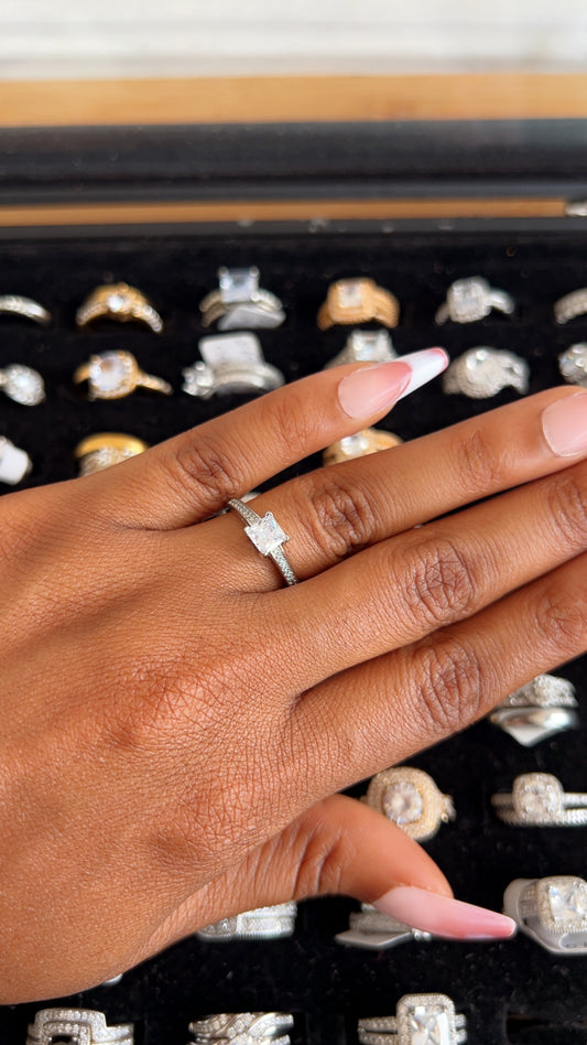 Women’s Engagement Ring (RR010