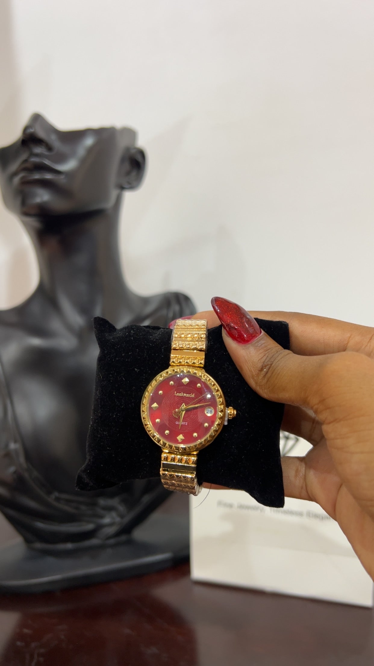 Gold crest vintage wristwatch