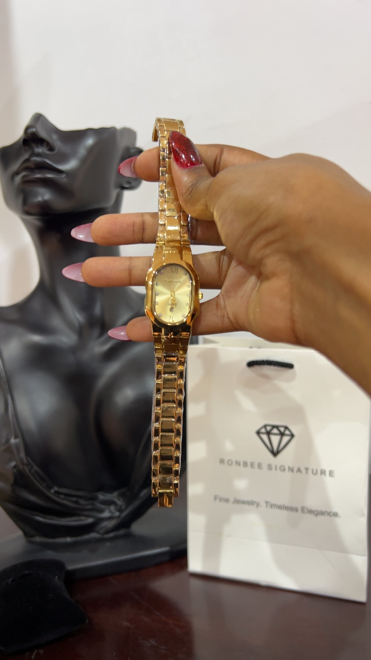 Prestige Gold wrist watch