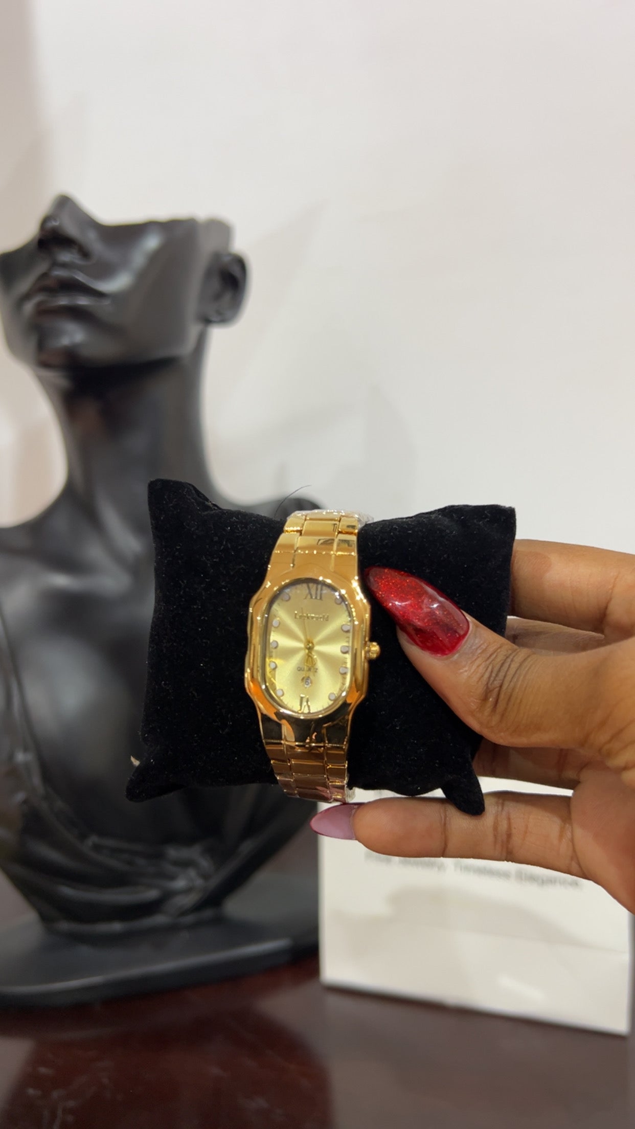 Prestige Gold wrist watch