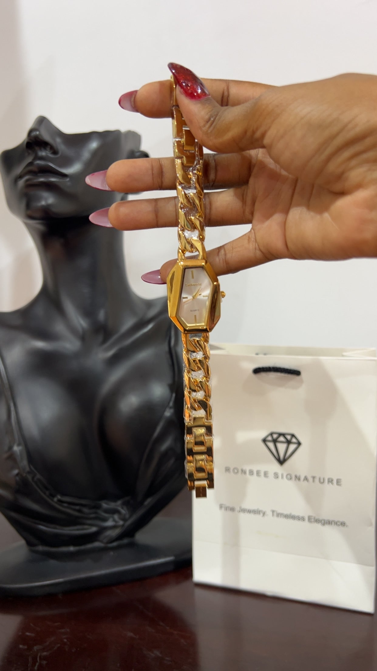 Montare vintage wrist watch