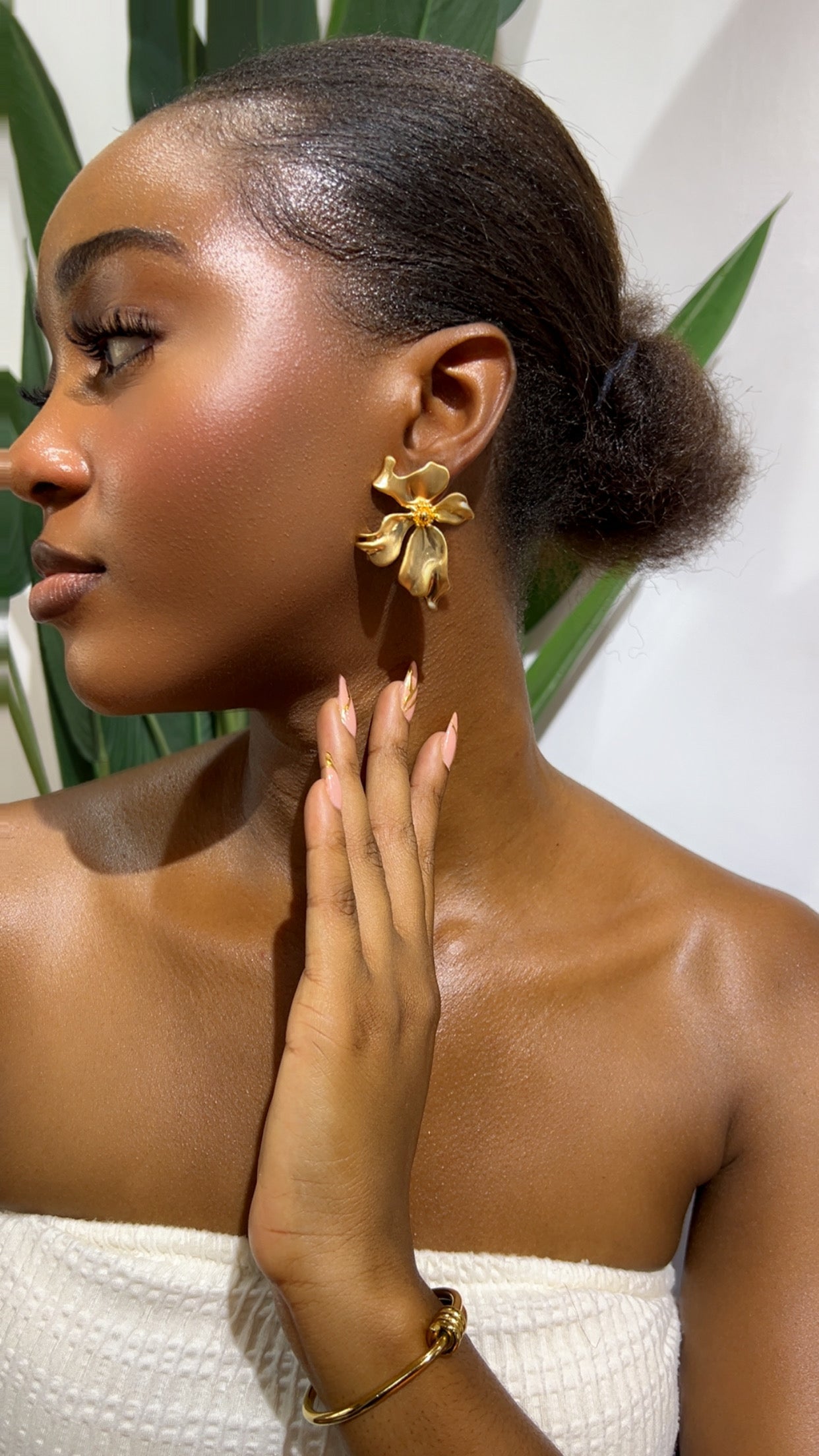 Golden Bloom Statement Earrings (Rbs529)