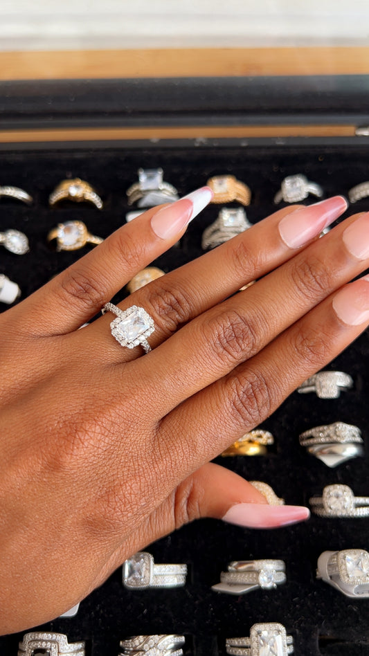 Women’s Engagement Ring (RR030)