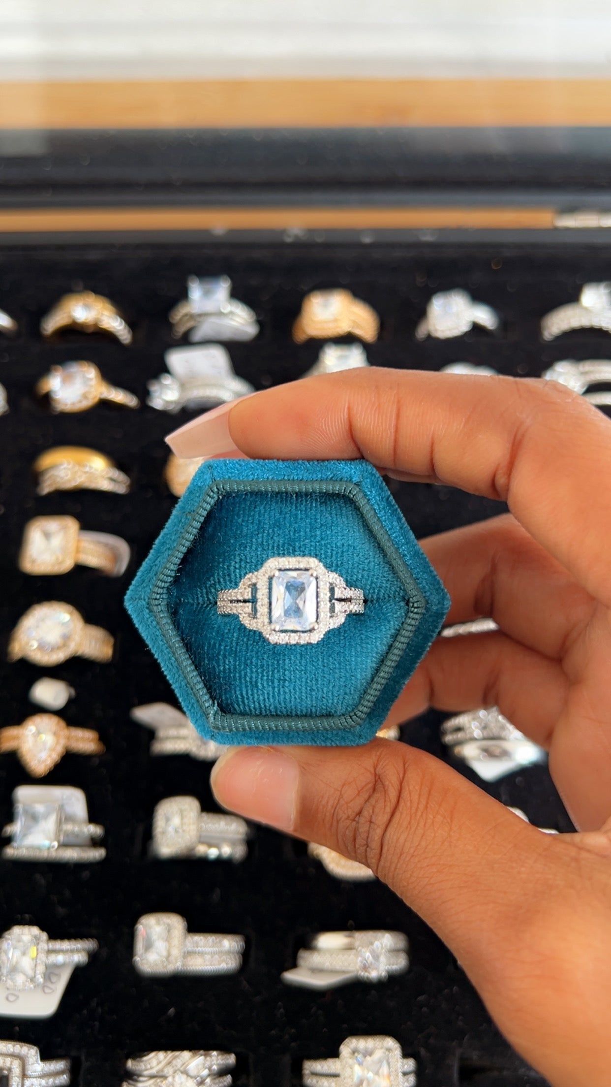 Women’s Engagement Ring (RR031)