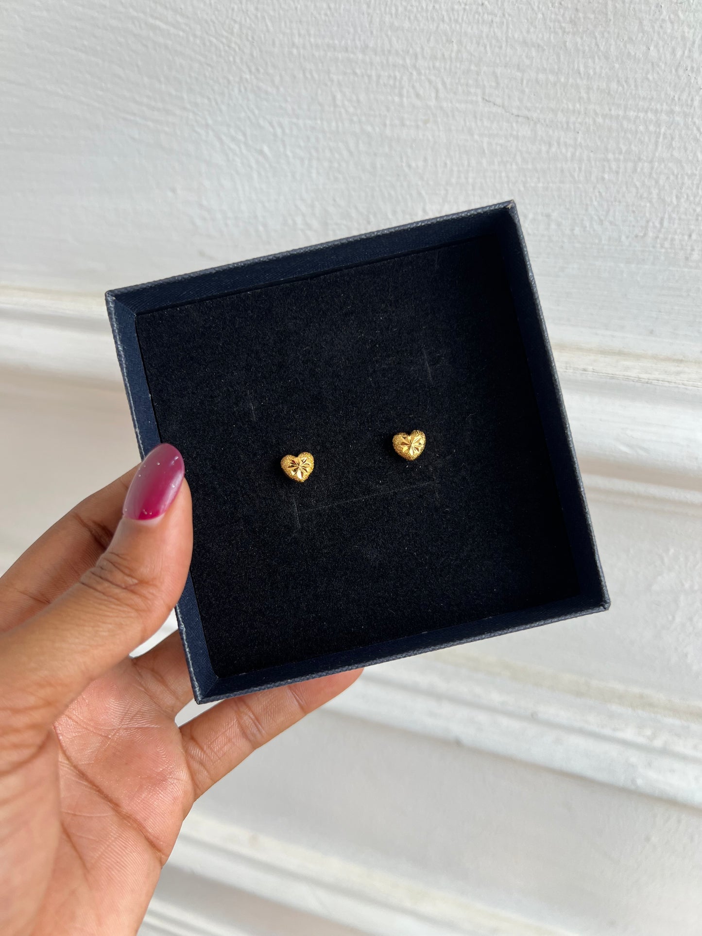 Love stud earrings (Rbe149)