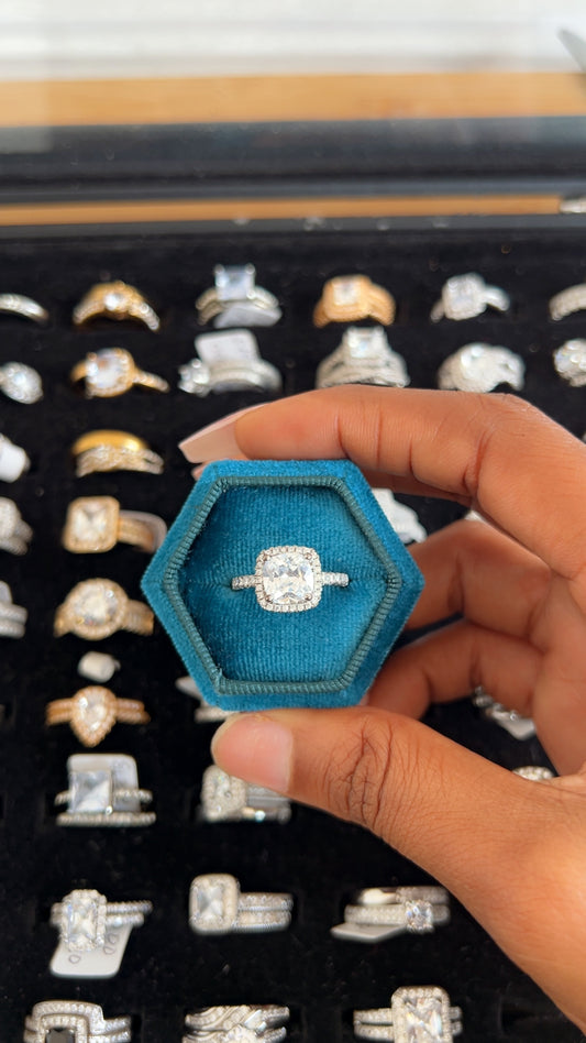 Women’s Engagement Ring (RR025)