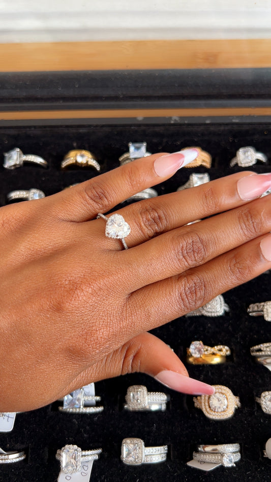 Women’s Engagement Ring (RR007)