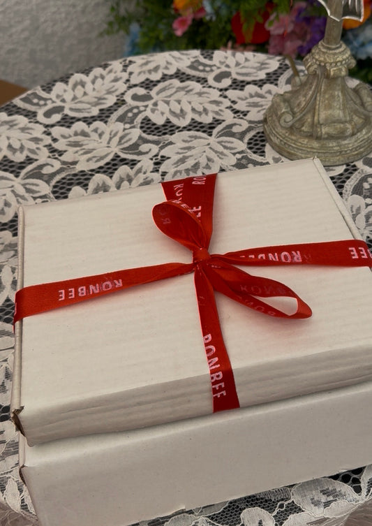 CLASSIC FEMALE JEWELRY GIFT BOX