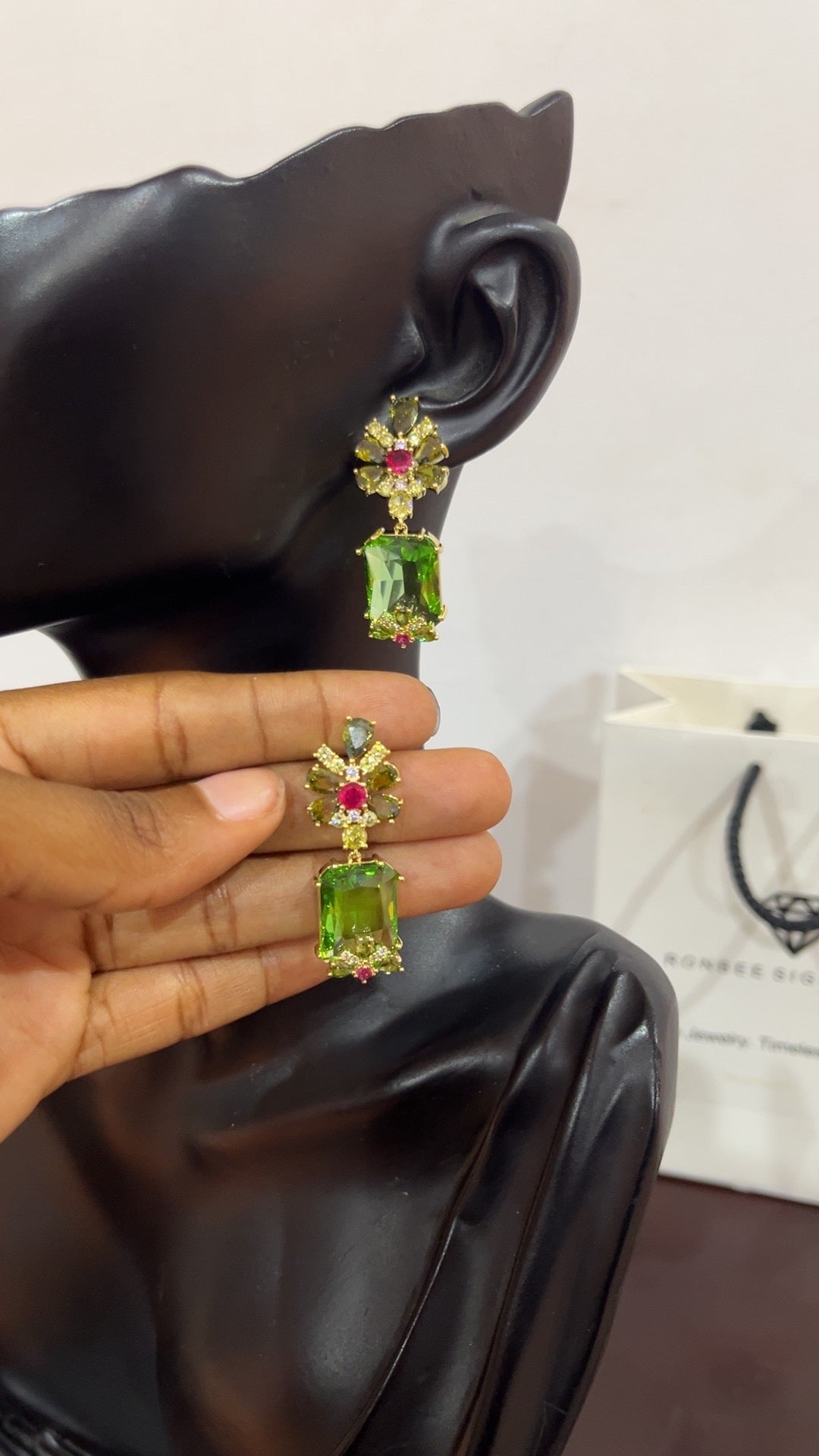 Statement earring (RBS1212)