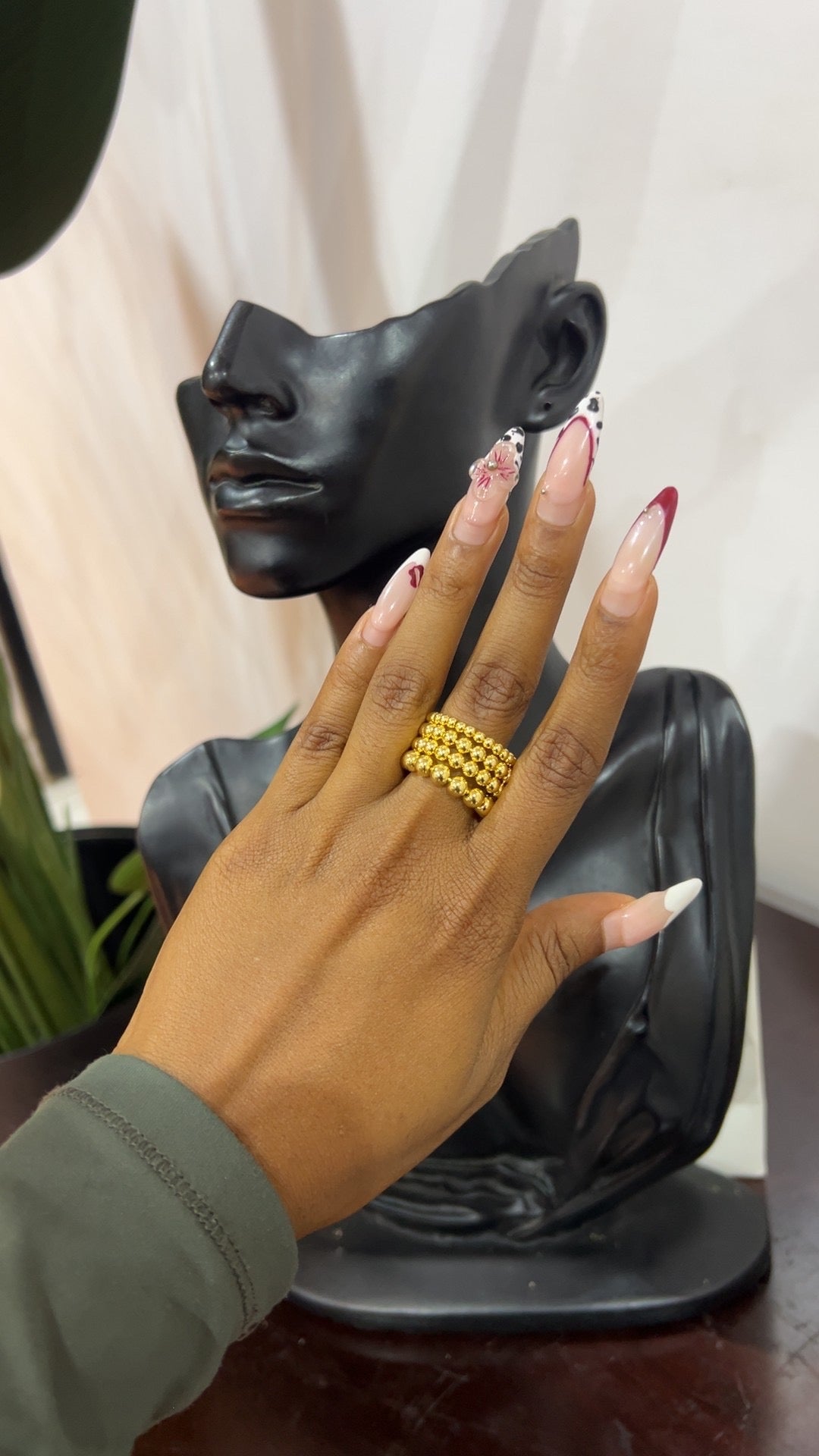 Rings (Rbs1242)