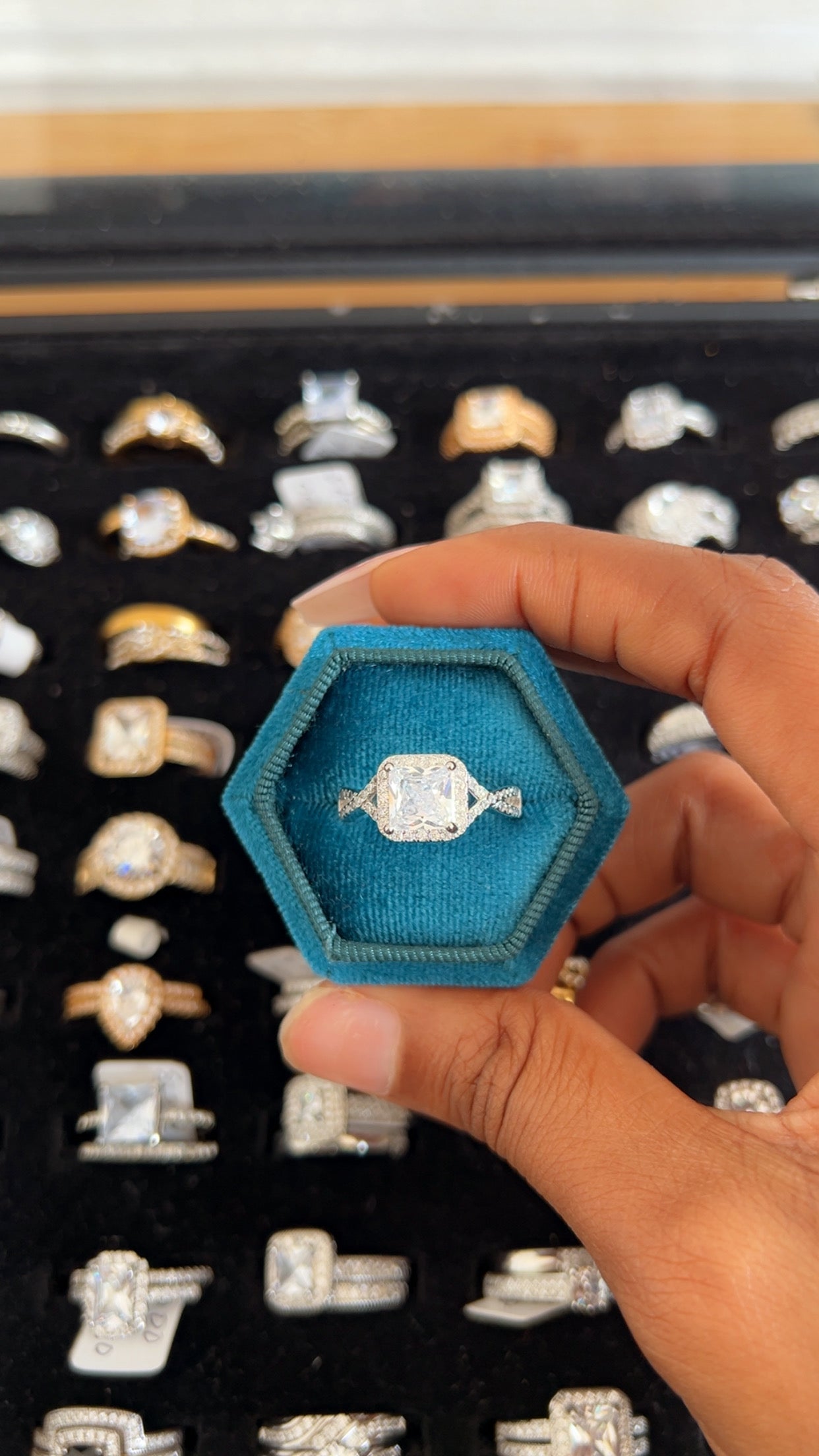 Women’s Engagement Ring (RR022)