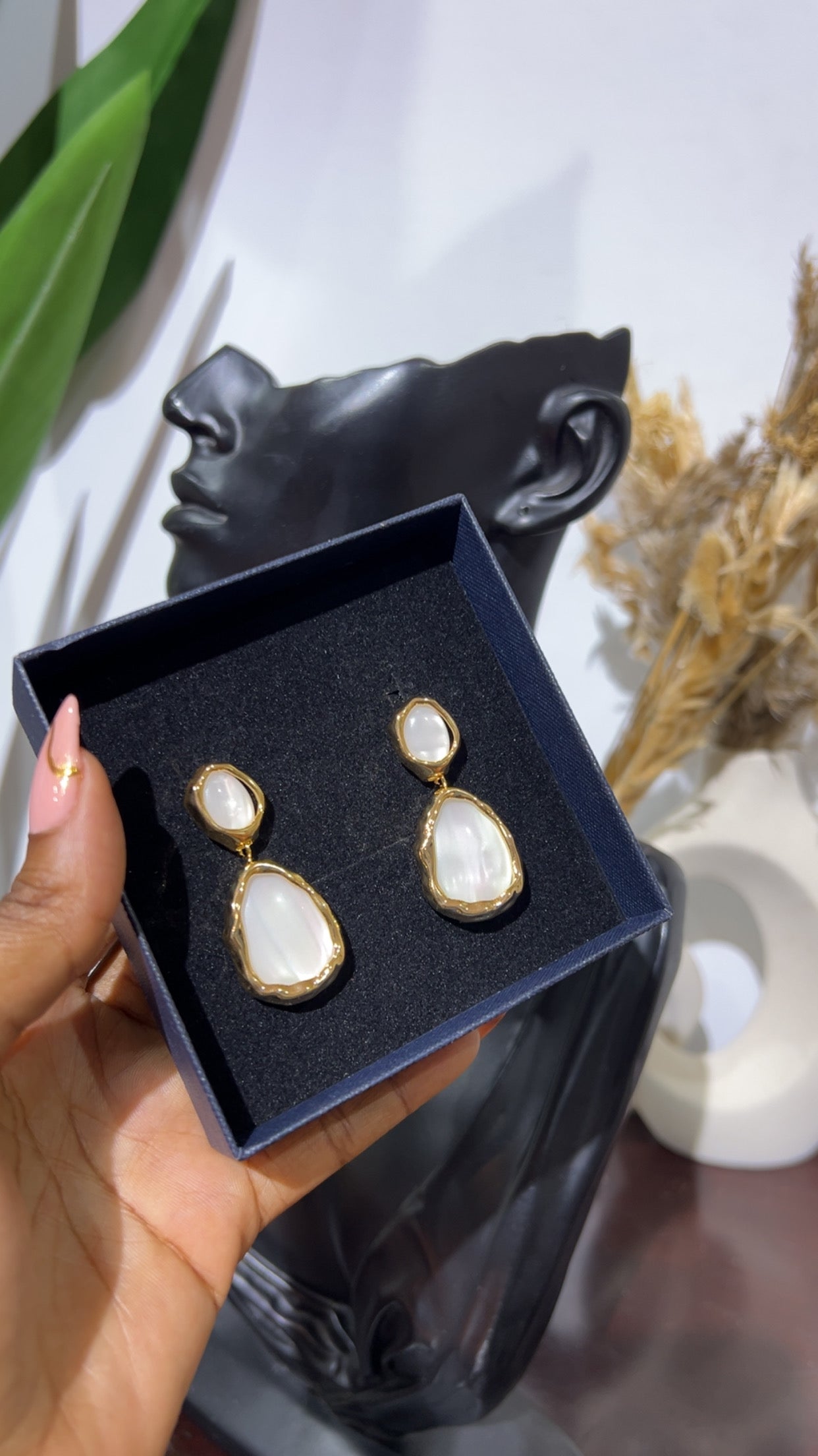 Ivory Glow Drop Statement Earrings (Rbs534)