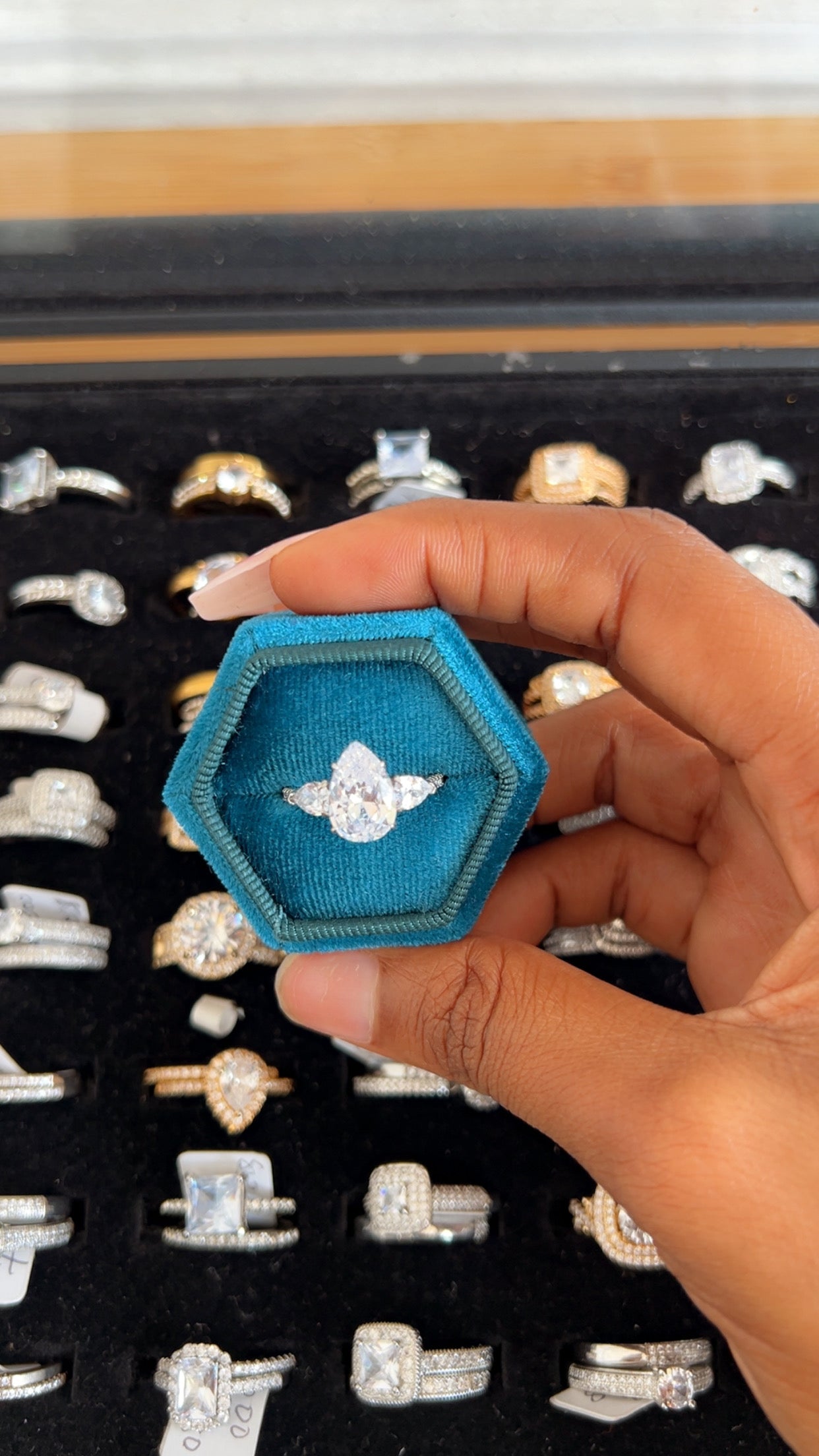 Women’s Engagement Ring (RR008)