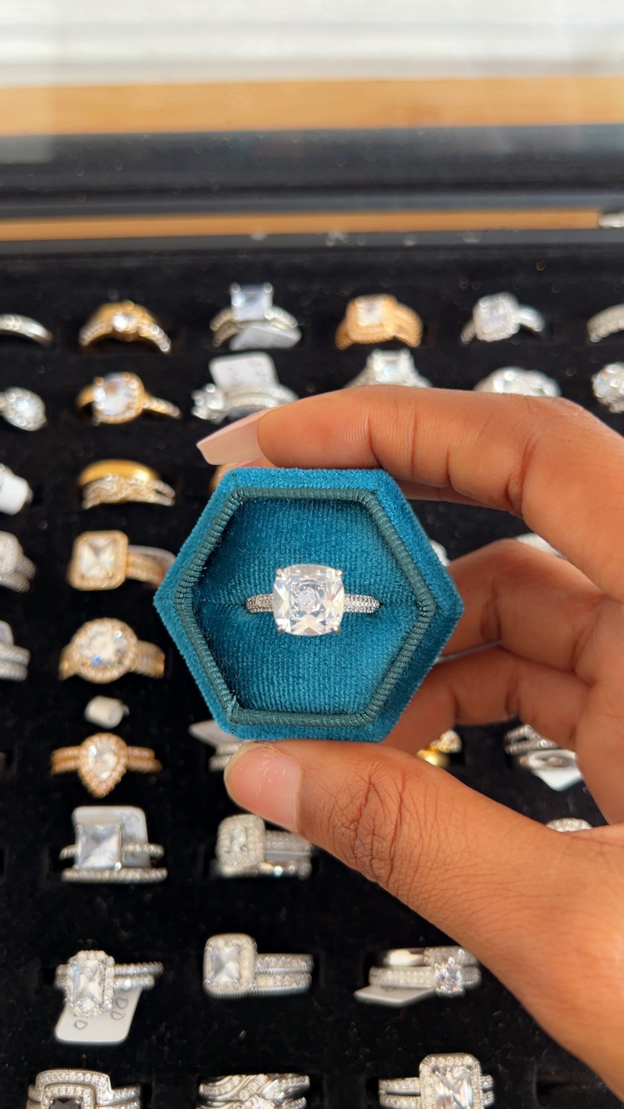 Women’s Engagement Ring (RR005)