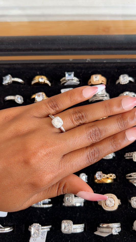 Women’s Engagement Ring (RR001)