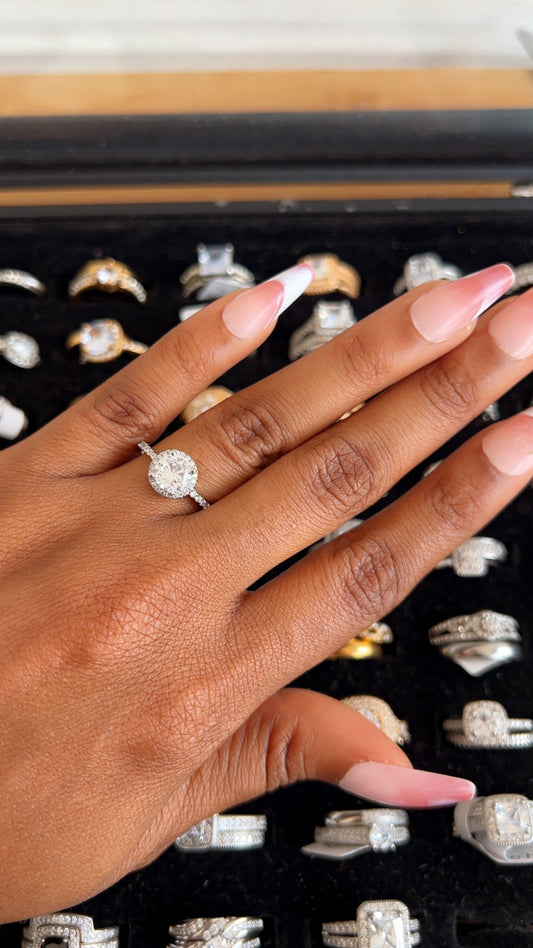 Women’s Engagement Ring (RR009)