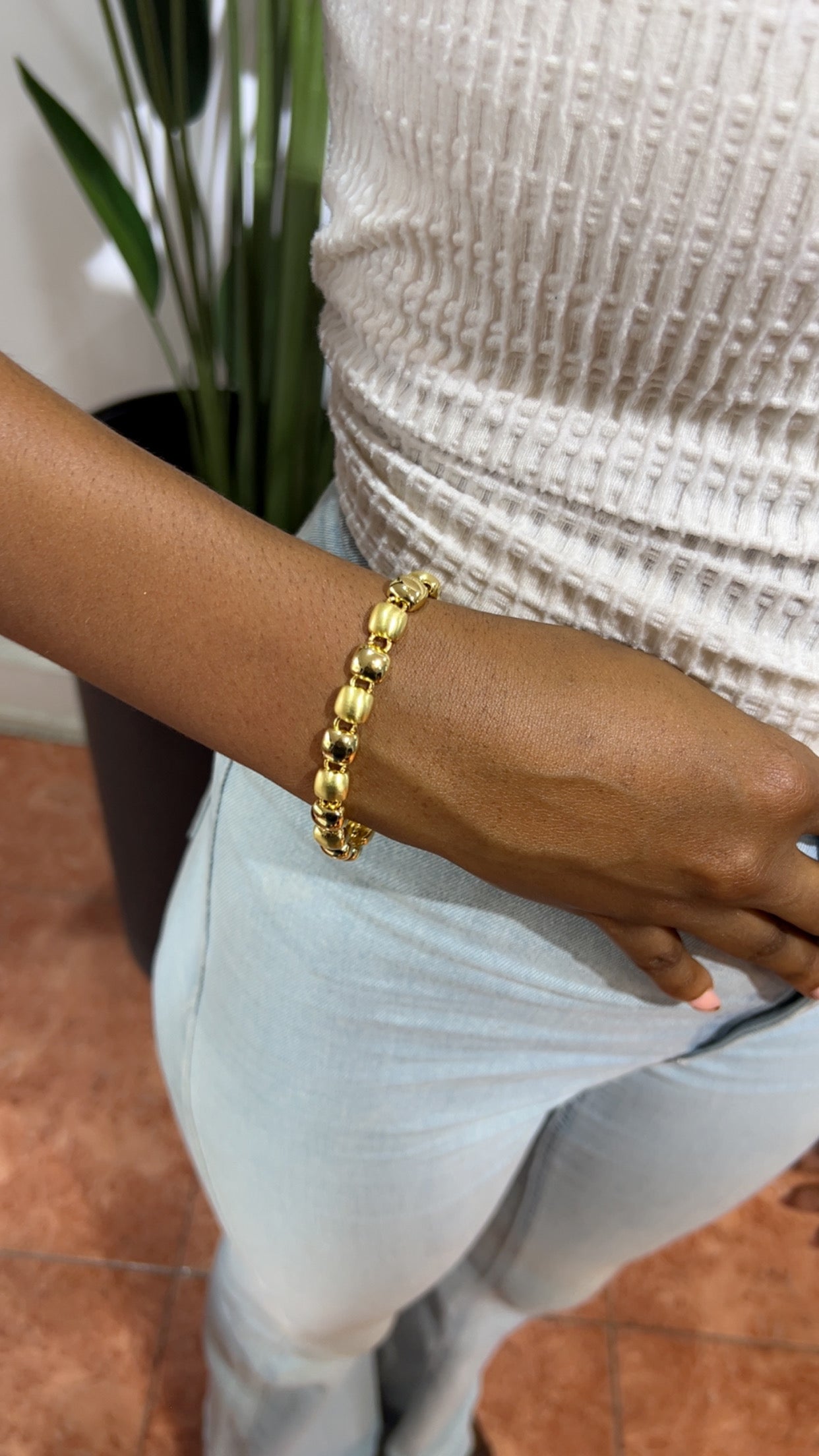 Elara Gold Bracelet (RBS562)