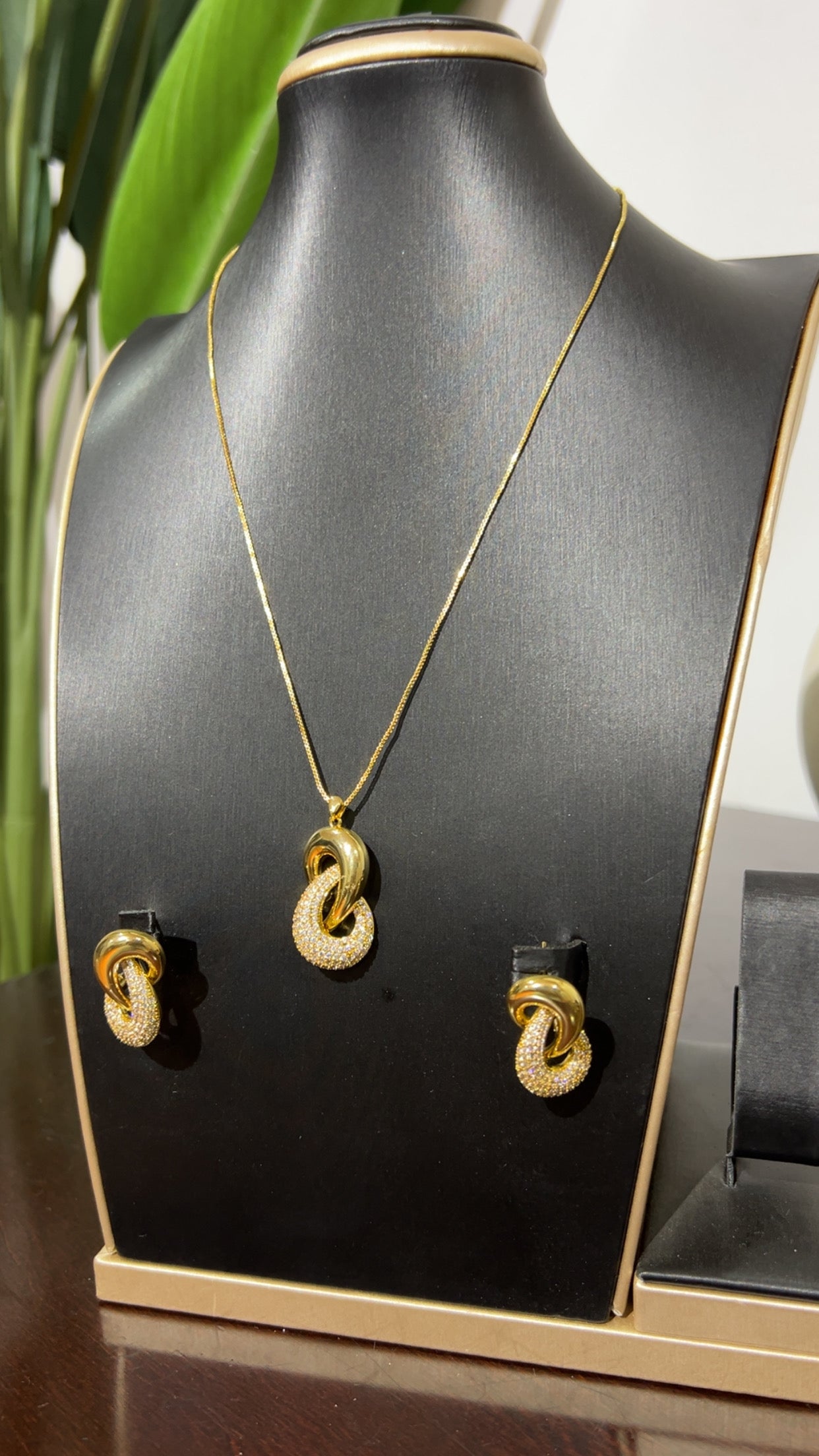 Aurelia Interlock Pendant Set (RBS550)