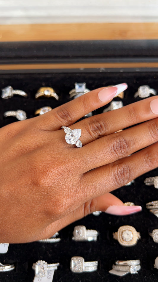 Women’s Engagement Ring (RR008)